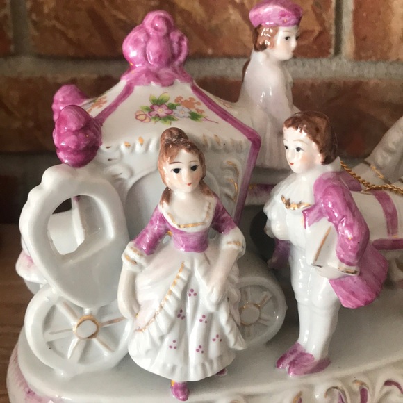 Rare Vintage Victorian Porcelain Horse Carriage‼️FINAL SALE - Picture 2 of 16